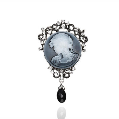 image_248 Broche met camee ‘Gelukkige schaduw’