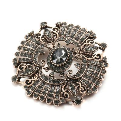 image_438 Broche in oude stijl met gouden cirkel