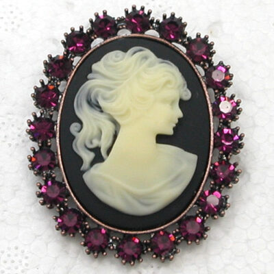 image_456 Broche met zwart-witte camee